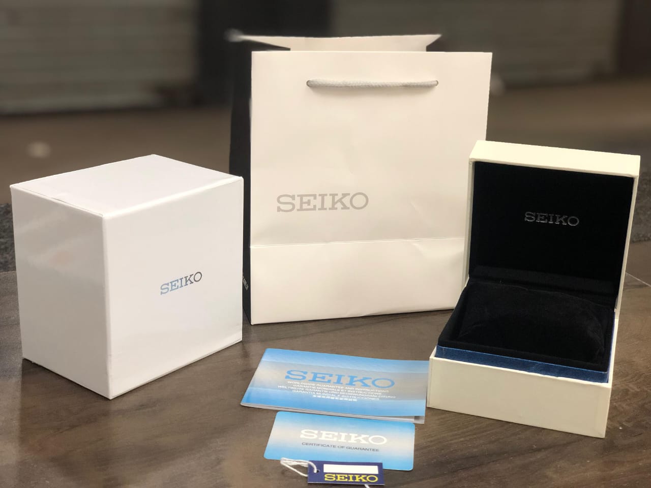 Seiko 5 GMT QUARTZ