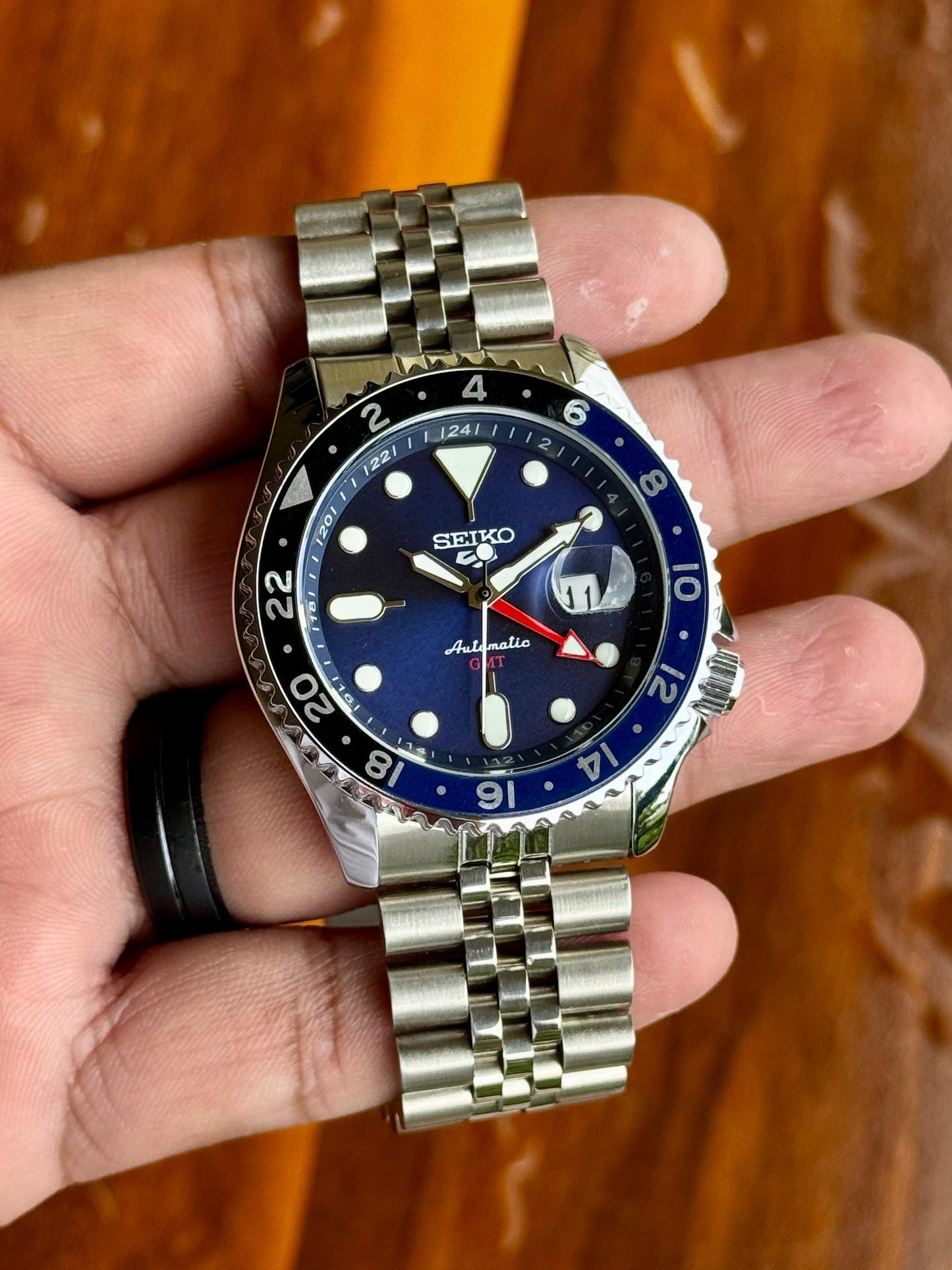 Seiko 5 GMT QUARTZ