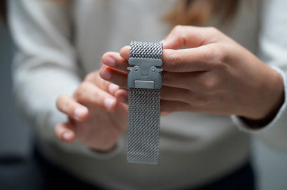 Luxury Titanium Milanese Loop / Compatible For Apple Watch